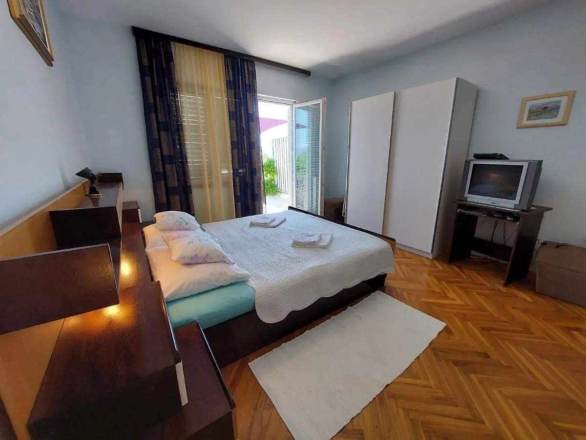 Apartments In Porat/Insel Krk 13155